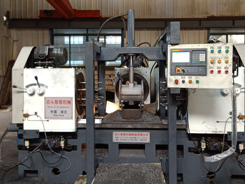 四工位鑽孔攻絲機-閥門專用攻絲機-閥（fá）門螺紋加（jiā）工（gōng）機床