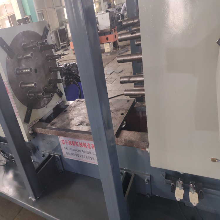 閥門專用鑽孔攻絲一體機