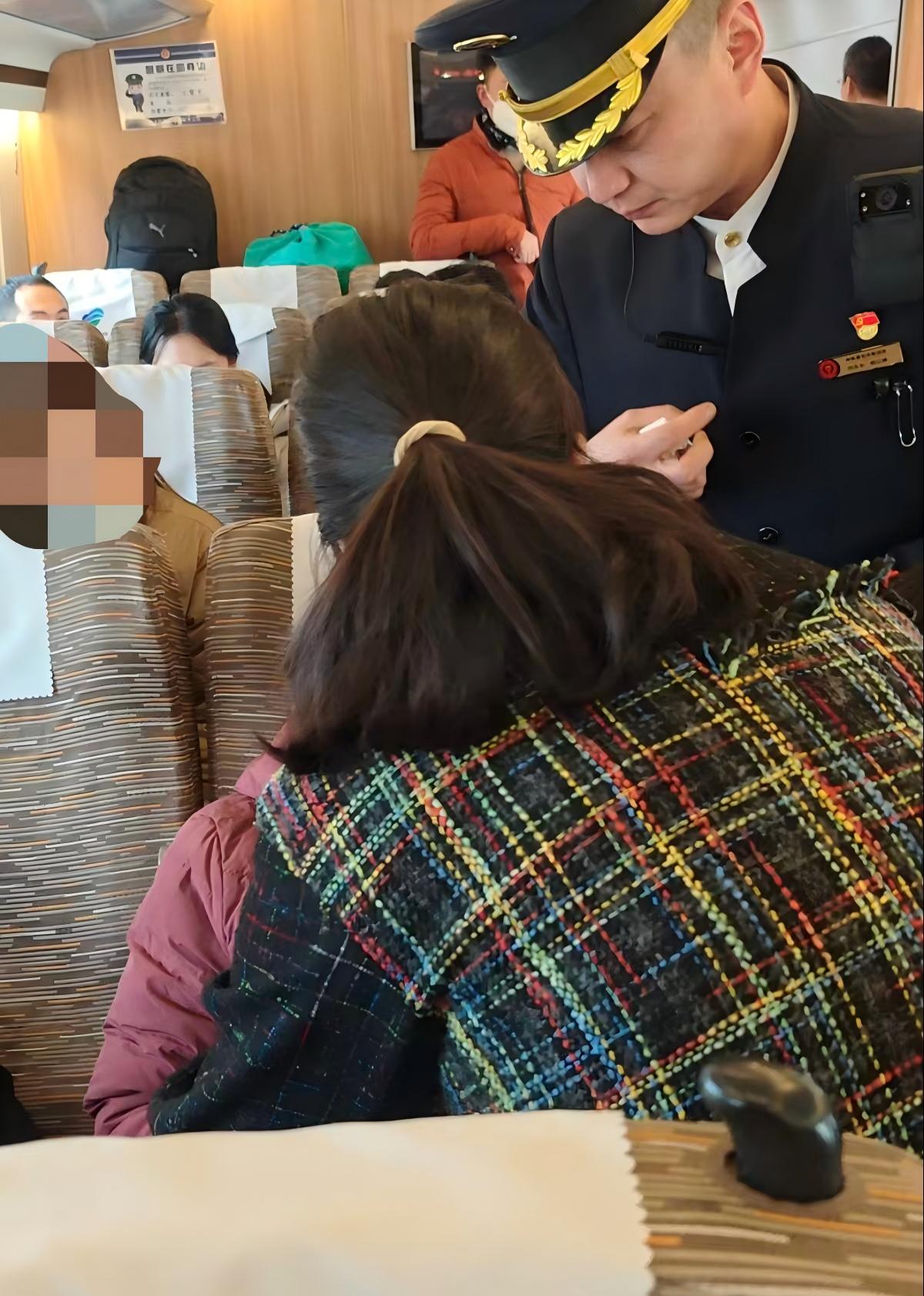 旅（lǚ）途（tú）有暖光 擔當顯初心——我司員工出差途中（zhōng）暖心救助（zhù）患病乘客