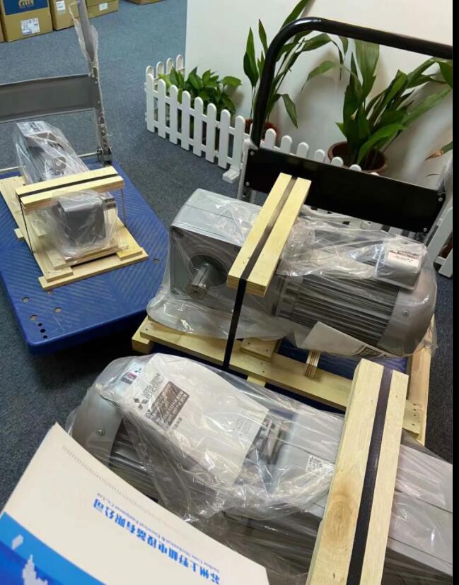 倉庫有現貨的三菱減速電機型號GM-SHYPF-RL-0.75...